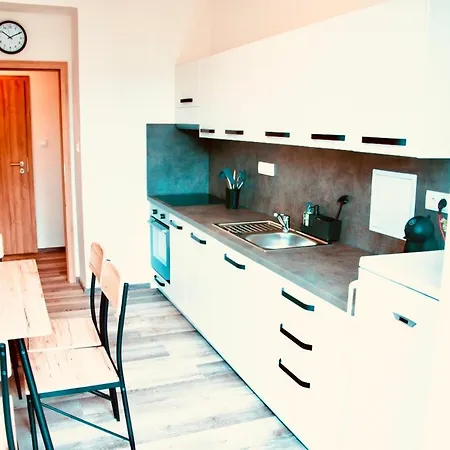 Apartment Zarohem 2 Bedrooms In Center With Balcony