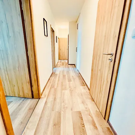 Apartment Zarohem 2 Bedrooms In Center With Balcony Brno